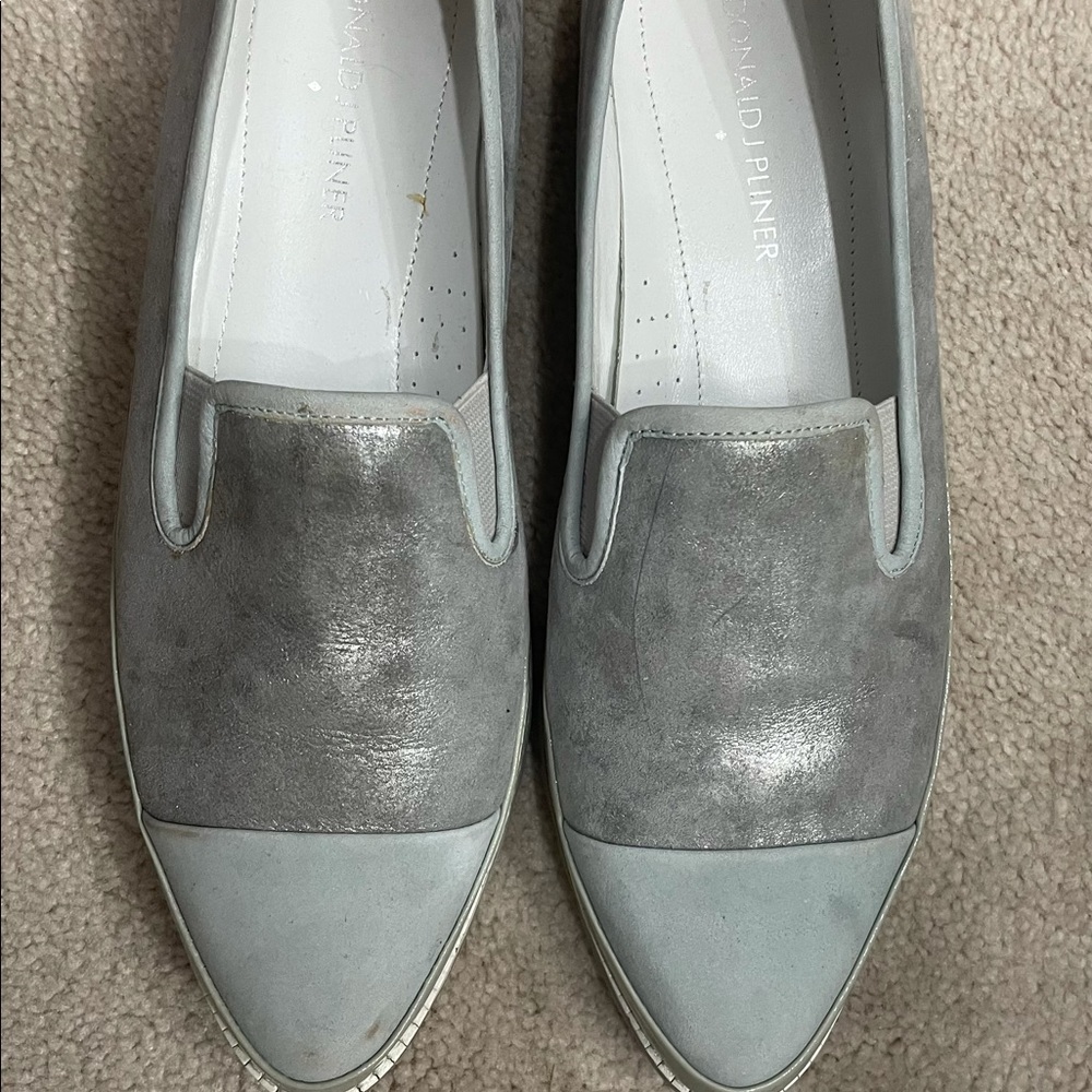 Donald Pliner gray comfy flats